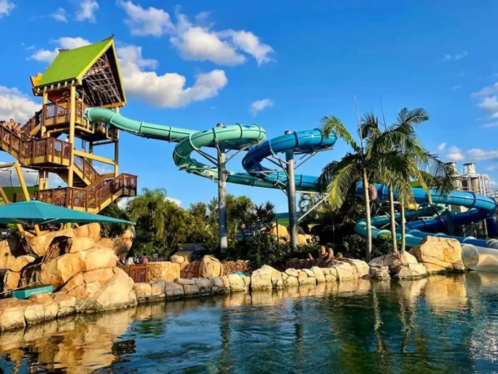 Omaka Rocka no Aquatica Orlando com boias individuais