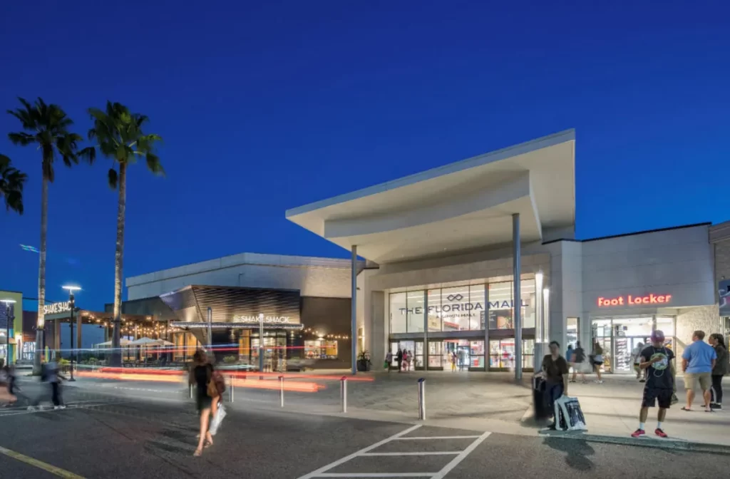 Florida Mall ao anoitecer - ótima pedida para passear ou jantar!