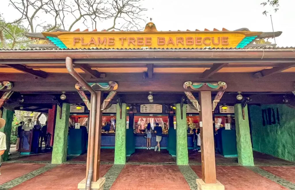 Fachada do restaurante Flame Tree Barbecue no Animal Kingdom
