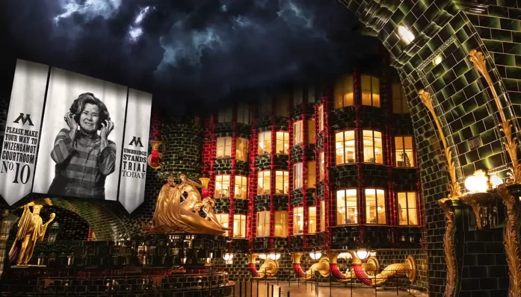 Interior do Ministério da Magia, com letreiro de julgamento e atmosfera mágica.