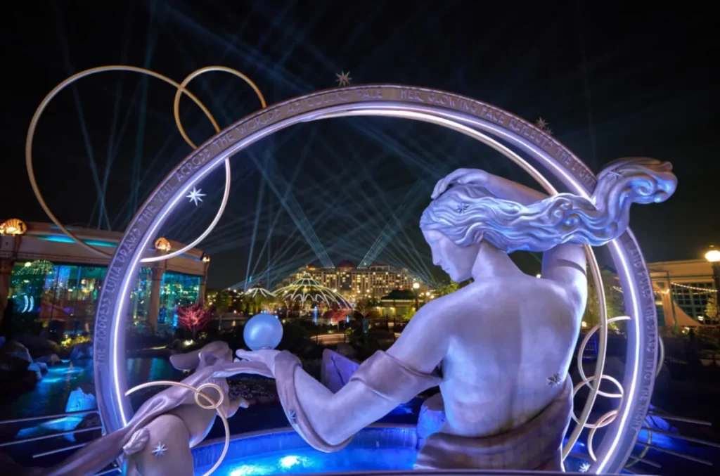 Fontes iluminadas e fogos de artifício no show de encerramento do Epic Universe