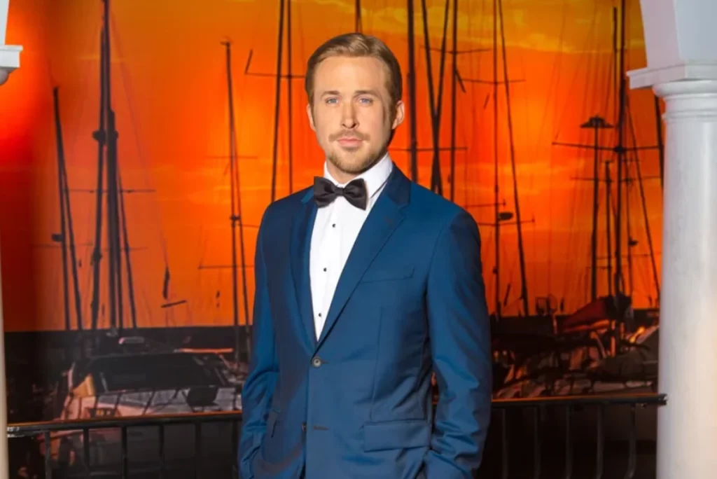 Estátua de cera de Ryan Gosling elegante de smoking no Madame Tussauds Orlando