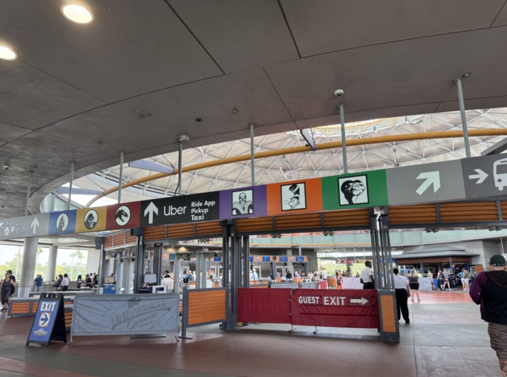 Estacionamento Universal Orlando: setores com com nomes de personagens marcantes.