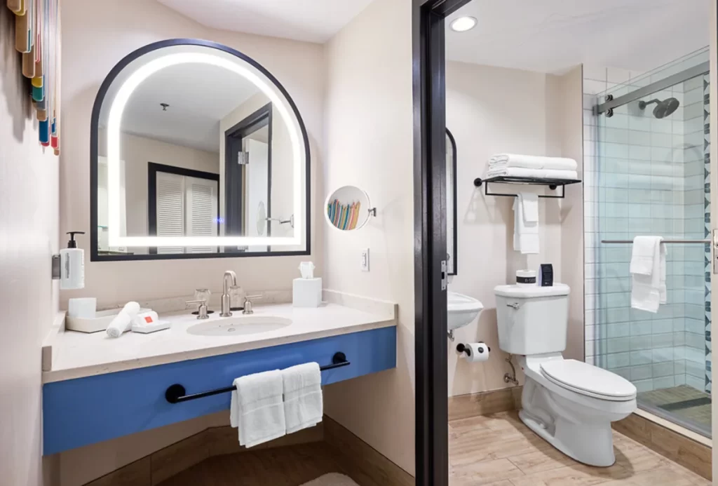 Banheiro moderno do Hard Rock Hotel Orlando: mesmo padrão para todos os quartos.