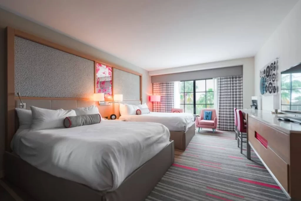 Quarto duplo do Hard Rock Hotel Orlando, ideal para famílias ou grupos.
