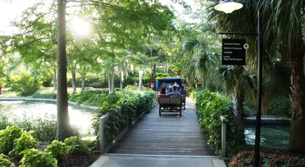 Acesso a pé do Hard Rock Hotel Orlando para os parques do Universal Orlando Resort.