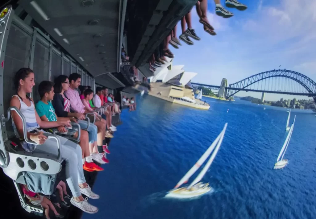 Atração Soarin Around the World no EPCOT com voo panorâmico sobre paisagens famosas