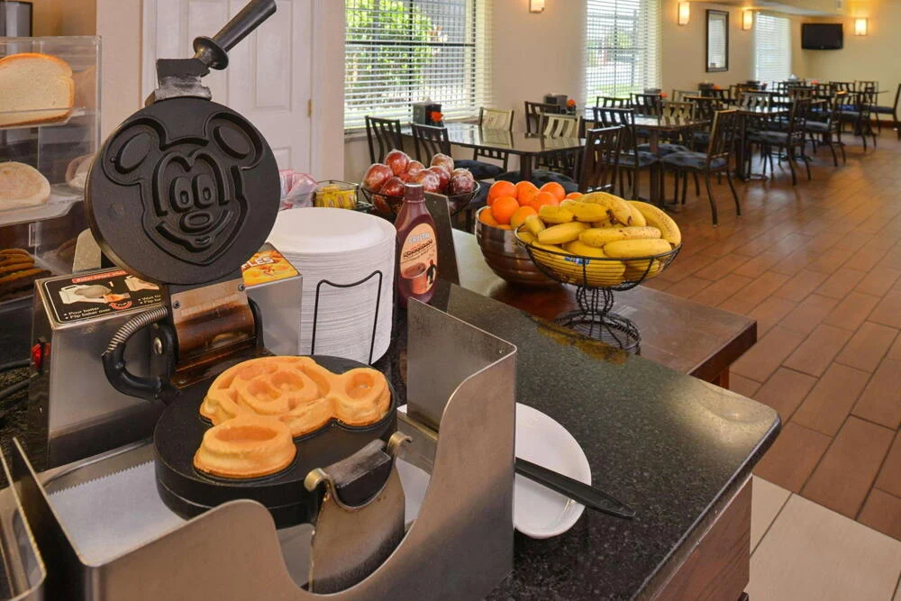 hotel com café da manhã em orlando international drive mai hana