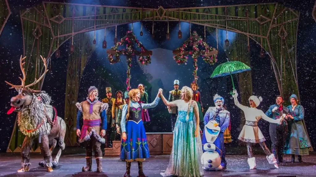 O musical Frozen no Disney Fantasy traz personagens icônicos e produção teatral inspirada no filme da Disney.