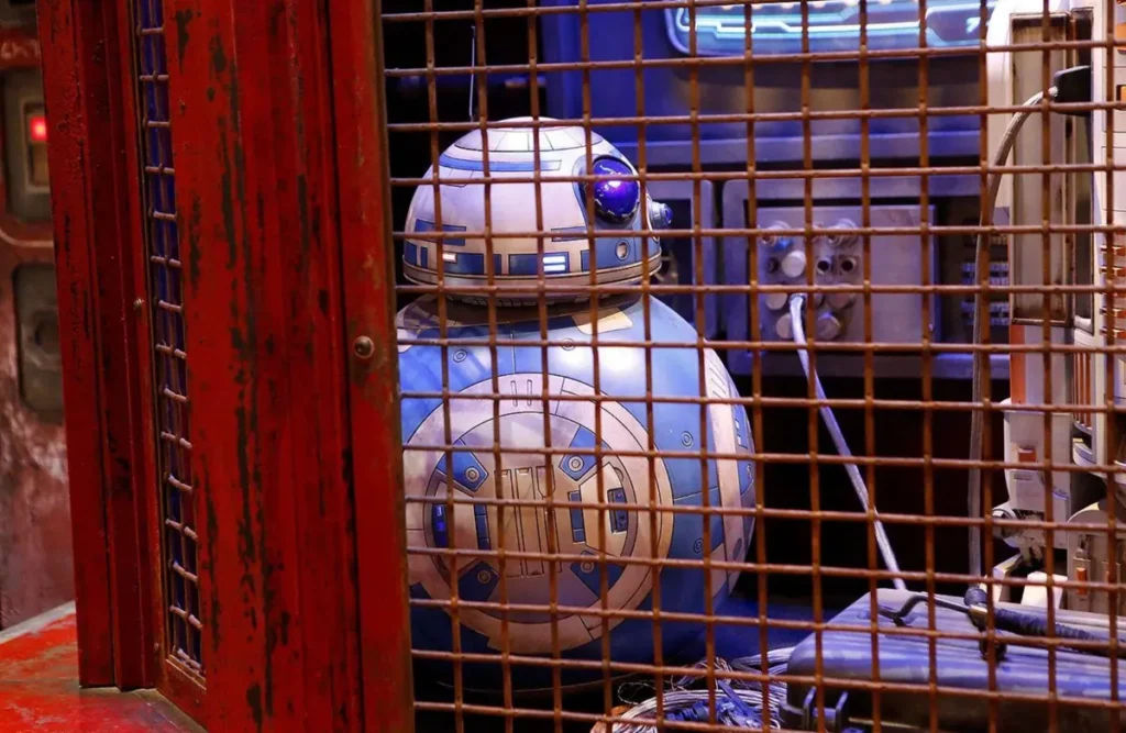 BB-8 exposto no Droid Depot, onde visitantes podem montar seus próprios droids.