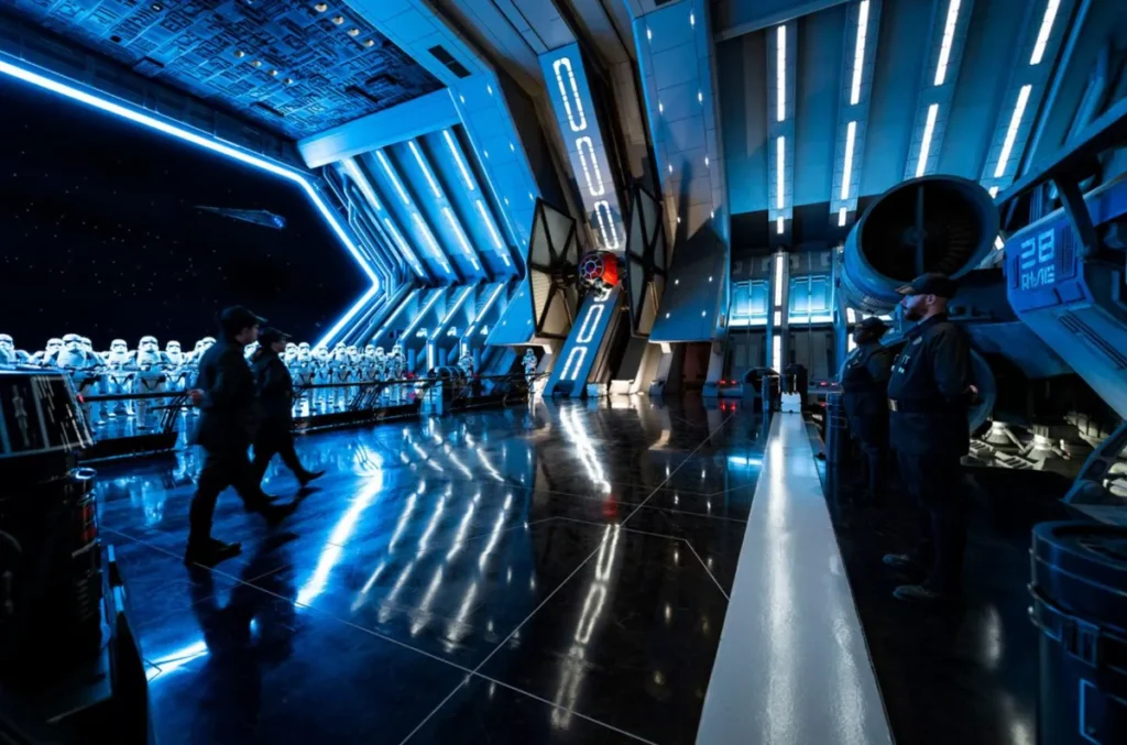 Hangar da Primeira Ordem com Stormtroopers em Rise of the Resistance: o famoso hangar da Primeira Ordem é um dos cenários mais fotografados da Disney.