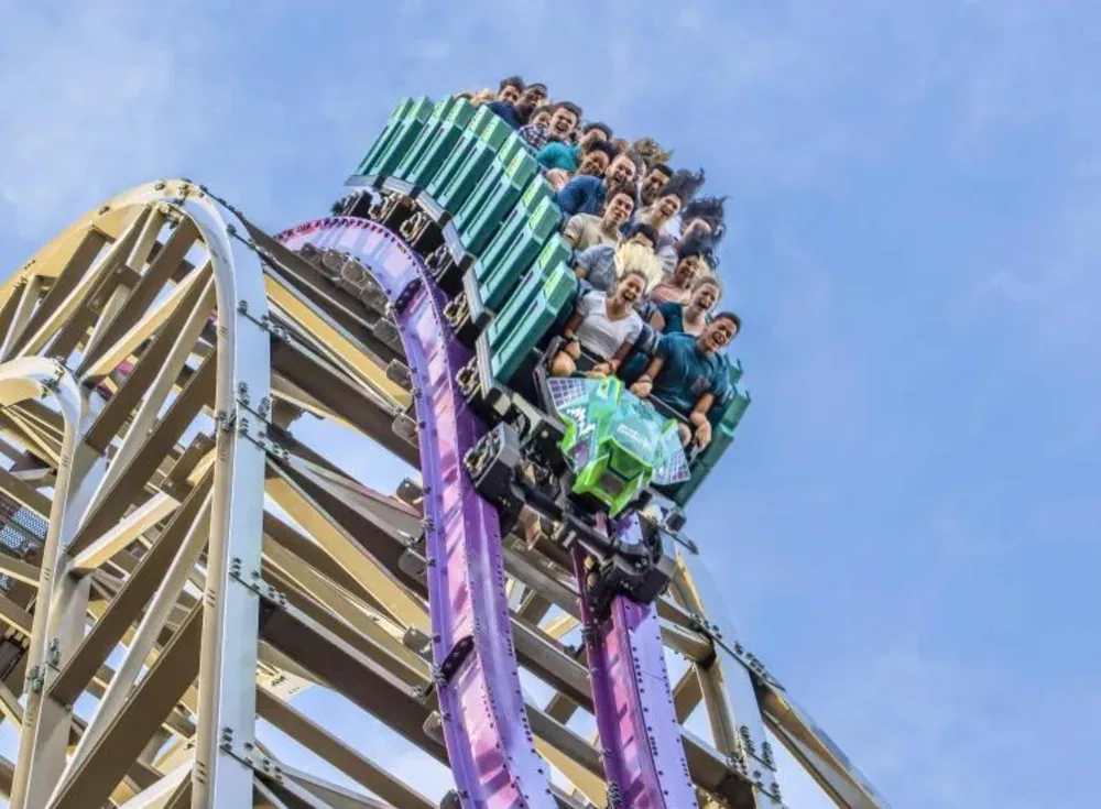 A Iron Gwazi é considerada uma das montanhas-russas mais radicais da Flórida e principal atração do Busch Gardens Tampa.