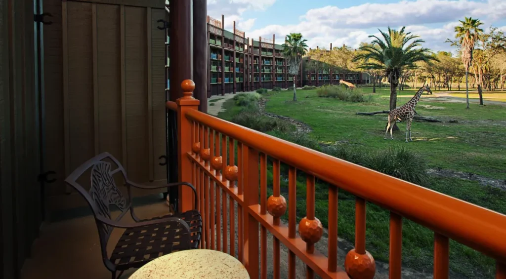A experiência única de acordar com animais africanos na savana do Animal Kingdom Lodge.