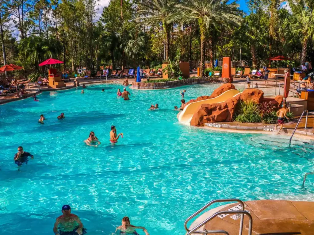 A Uzima Springs Pool é a principal piscina do Animal Kingdom Lodge.