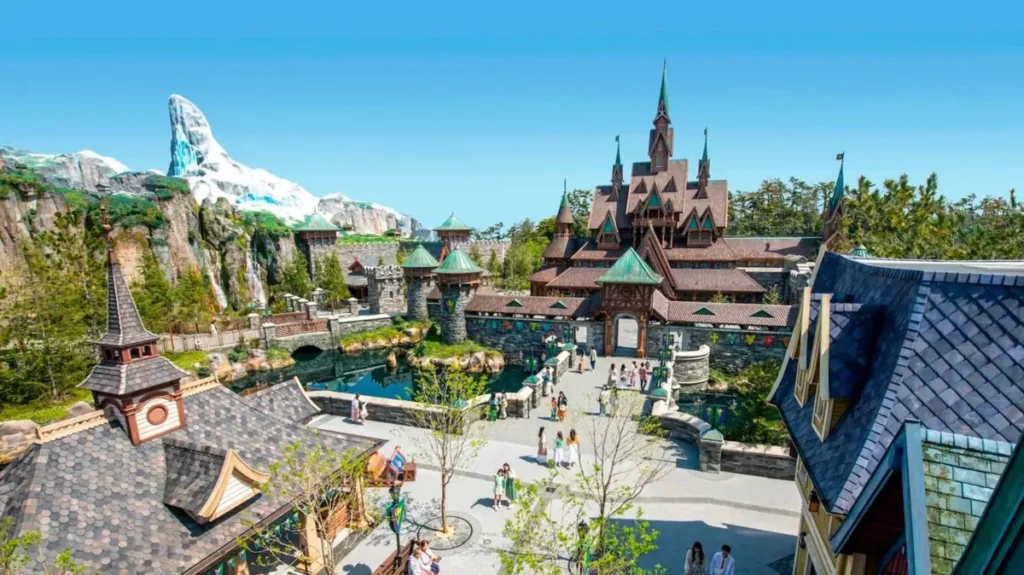 Frozen Kingdom é uma das áreas temáticas da Fantasy Springs na Tokyo DisneySea.