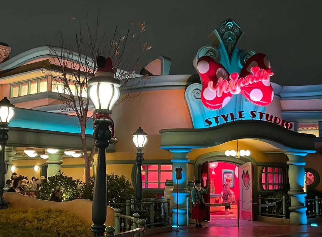 O Minnie's Style Studio é o espaço de encontro com a Minnie em Toontown.