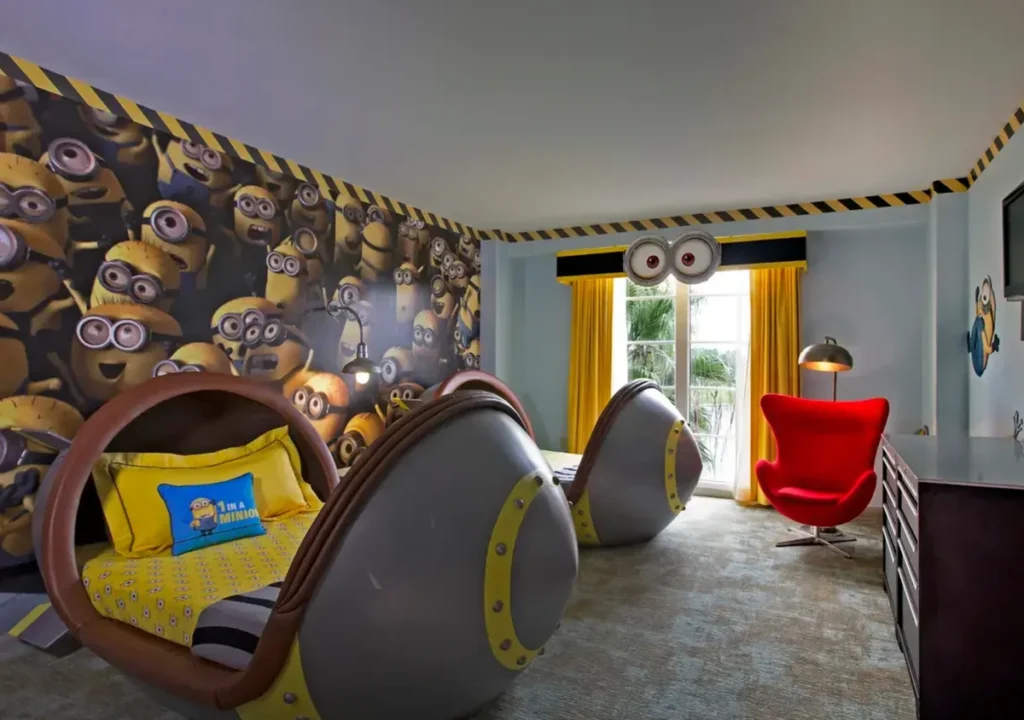 Quarto temático dos Minions, uma das opções especiais de acomodação do hotel.