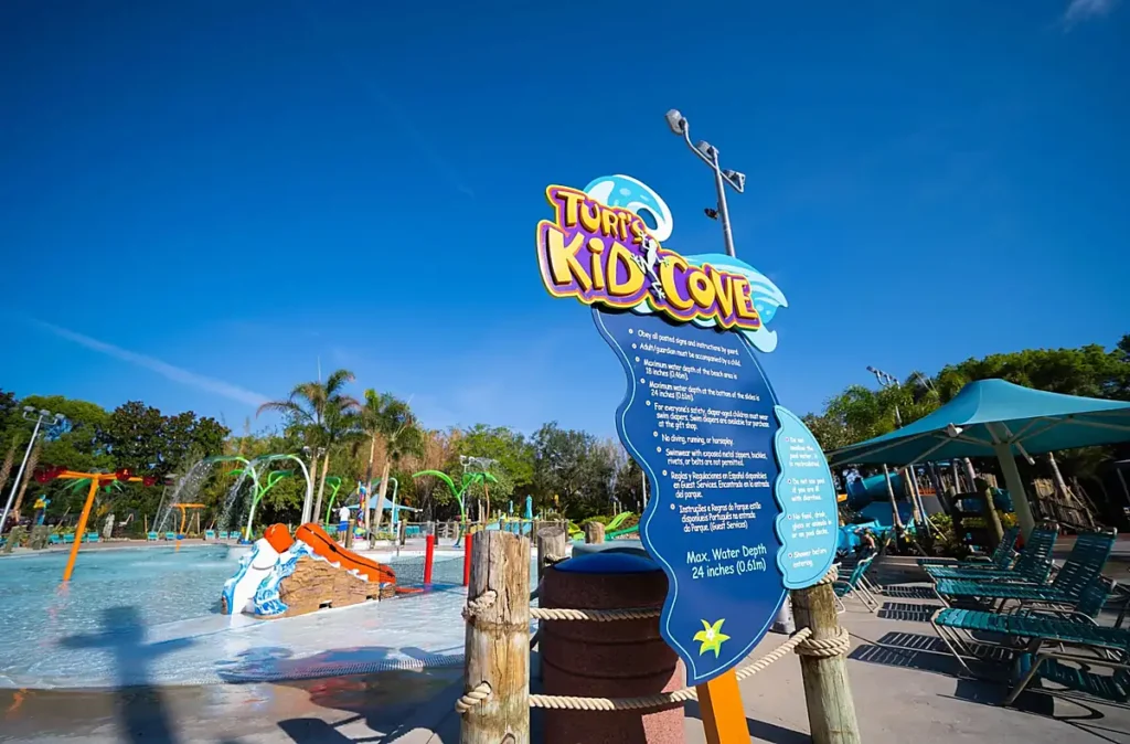 A Turi's Kid Cove é uma área infantil do Aquatica Orlando com brinquedos aquáticos, fontes de água e espaços para as crianças se divertirem.