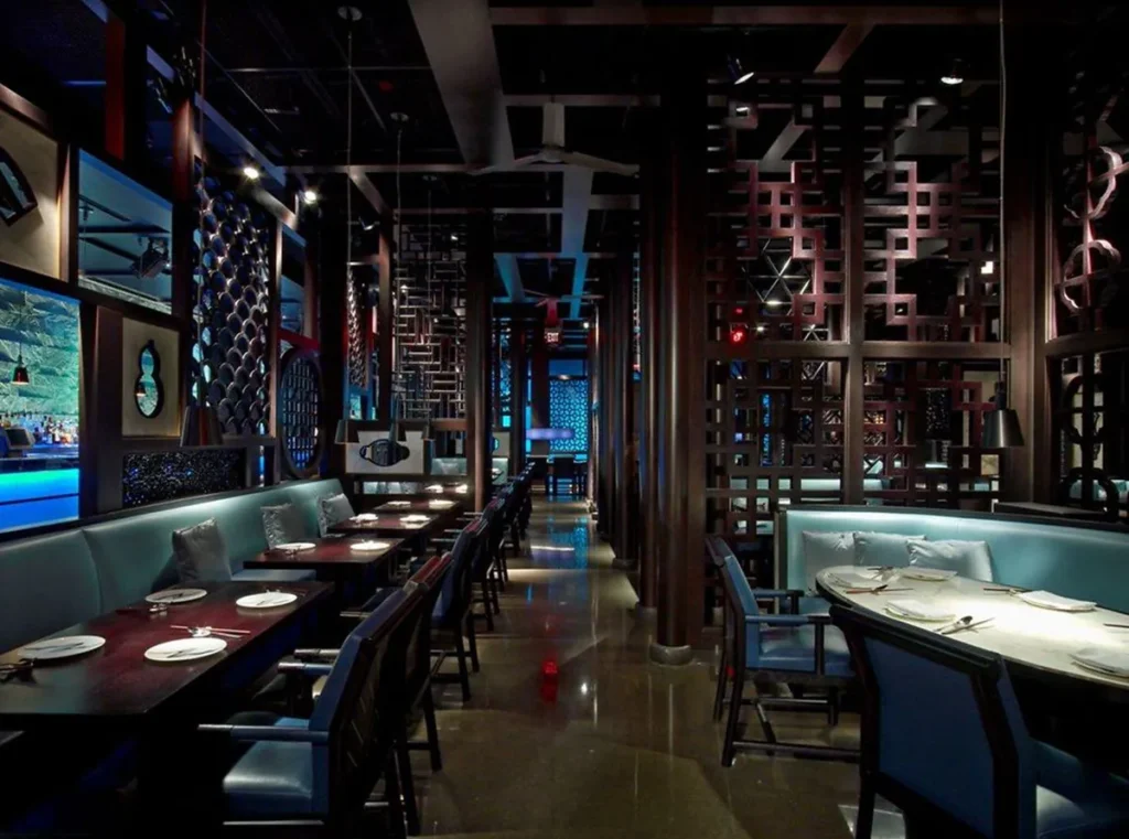 Interior do restaurante Hakkasan no Fontainebleau Miami Beach