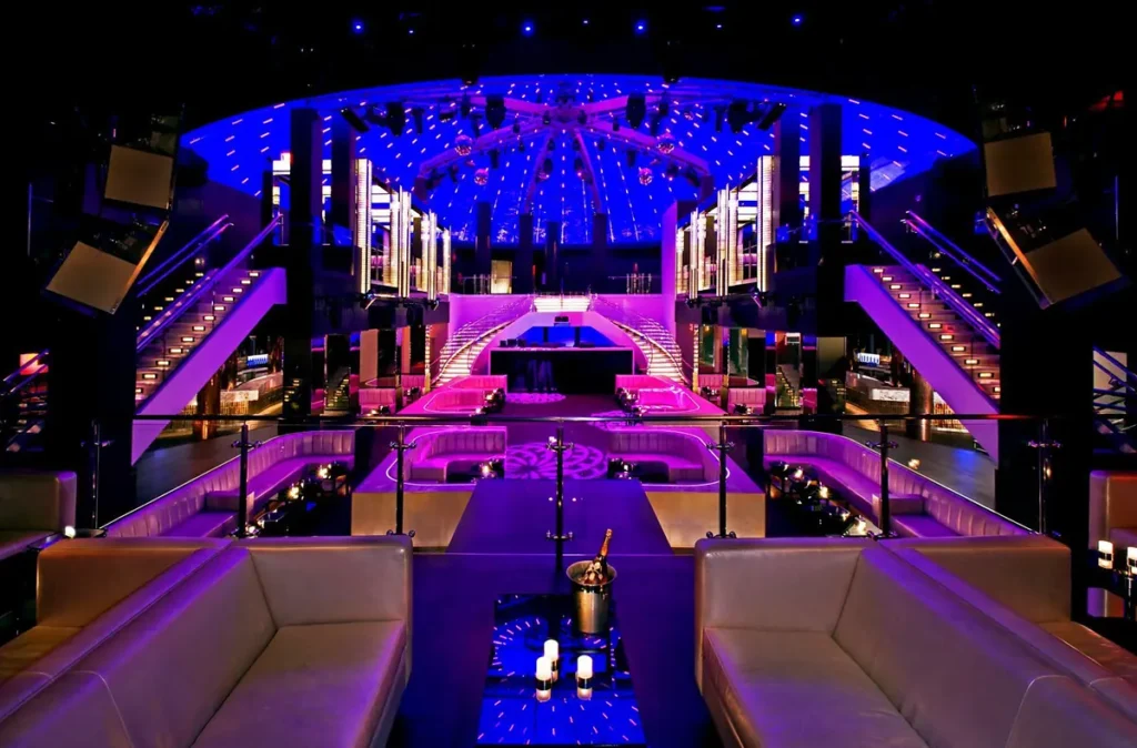 Interior da LIV Nightclub no Fontainebleau Miami Beach