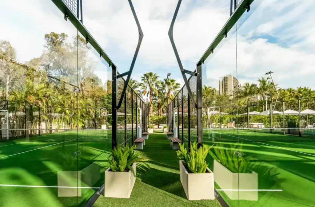 Quadras de padel do JW Marriott Miami Turnberry Resort & Spa em Aventura, Florida